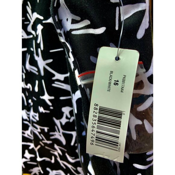 NEW DIRECTIONS LADIES BLACK WHITE CHINO STYLE FLAT FRONT POCKETS SHORTS NEW 16 - Picture 4 of 10